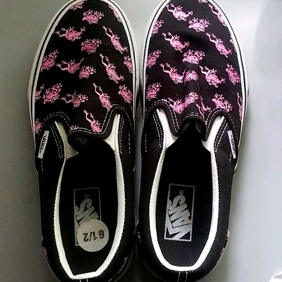 Vans Shoes - Vans pink frog slip on